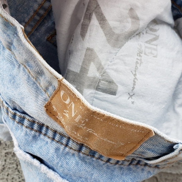 One By One Teaspoon Outlaws High‎ Rise Jean Short Distressed - Picture 2 of 7